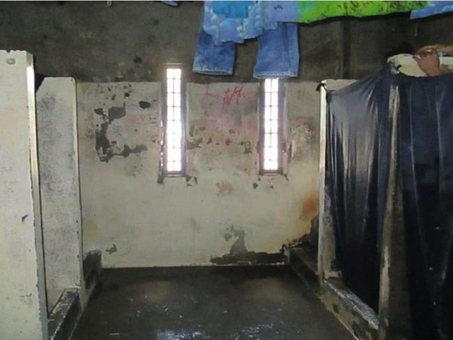 La W conoció fotografías de 22 cárceles del país que muestran la precaria situación que viven los presos en ellas. Foto: María Camila Suárez