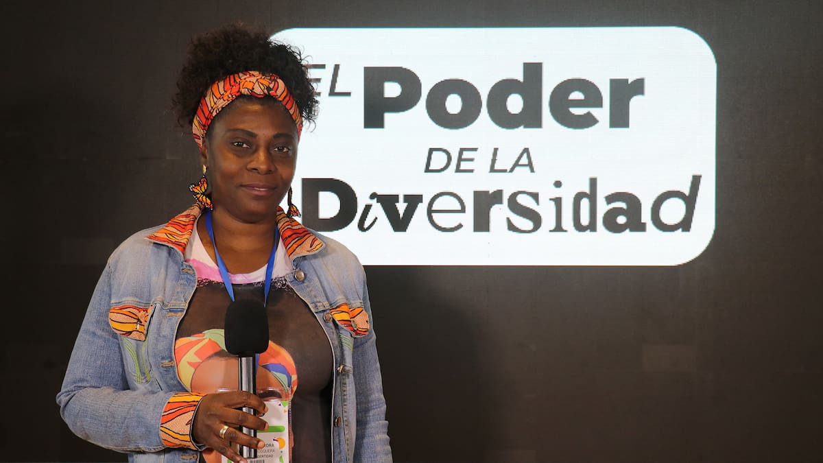Con su emprendimiento, esta profesora afro lucha contra la discriminación racial