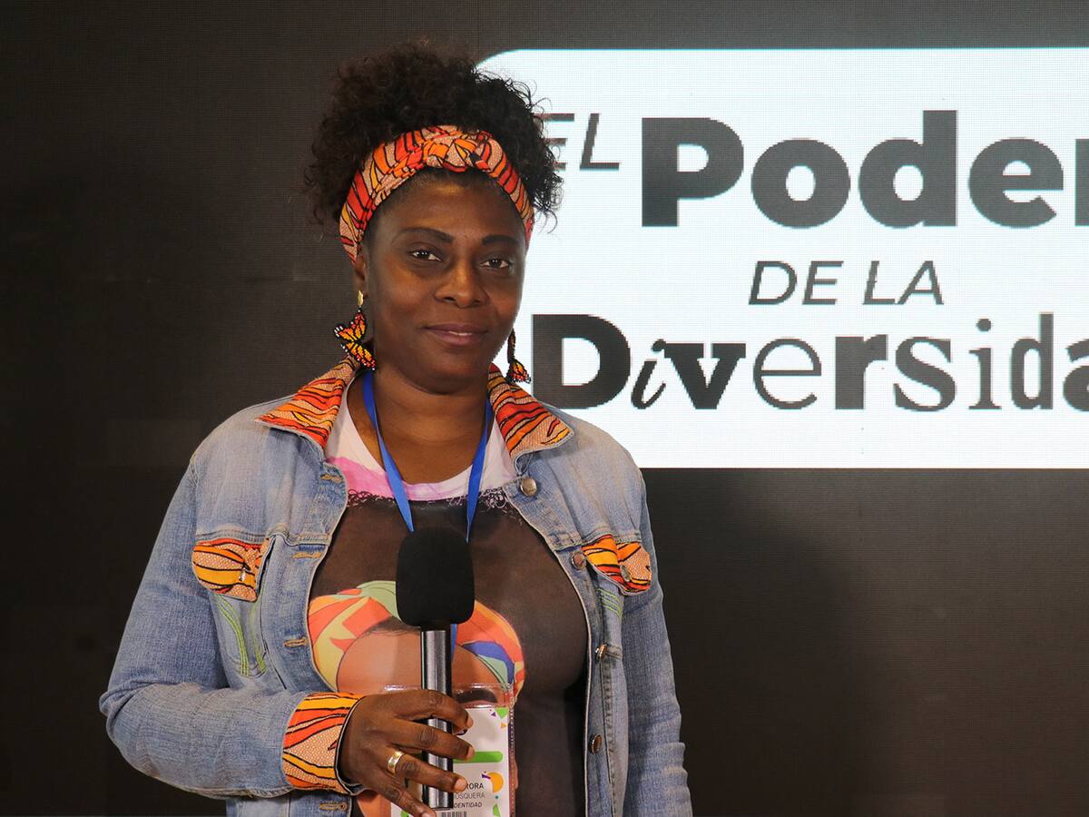 Con su emprendimiento, esta profesora afro lucha contra la discriminación racial