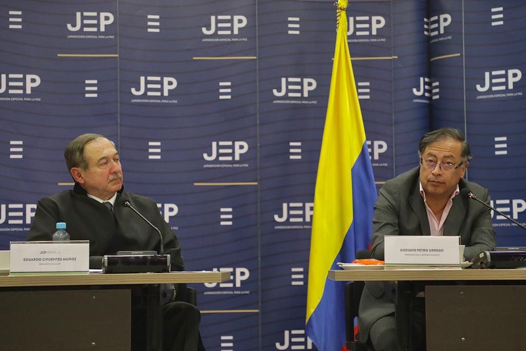 Eduardo Cifuentes y Gustavo Petro. Foto: Cortesía JEP