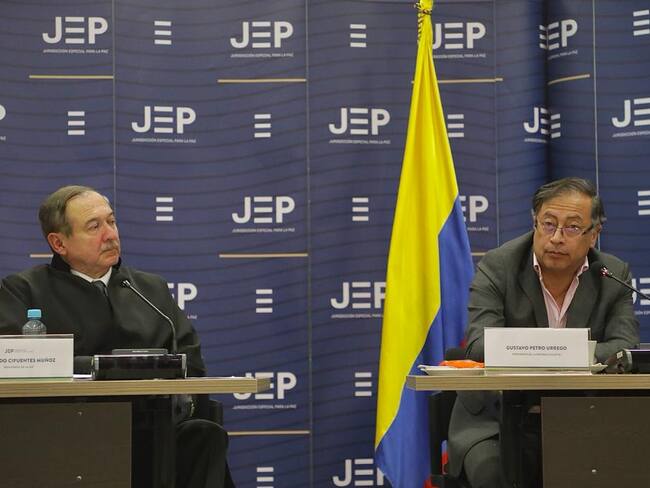 Eduardo Cifuentes y Gustavo Petro. Foto: Cortesía JEP
