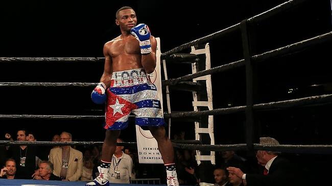 Los mexicanos tenían mucha confianza en Ramón Álvarez, debido a que este es el hermano menor de Saúl 'Canelo' Álvarez el actual campeón de peso mediano de la AMB y del Consejo Mundial de Boxeo (CMB). Foto: Getty Images