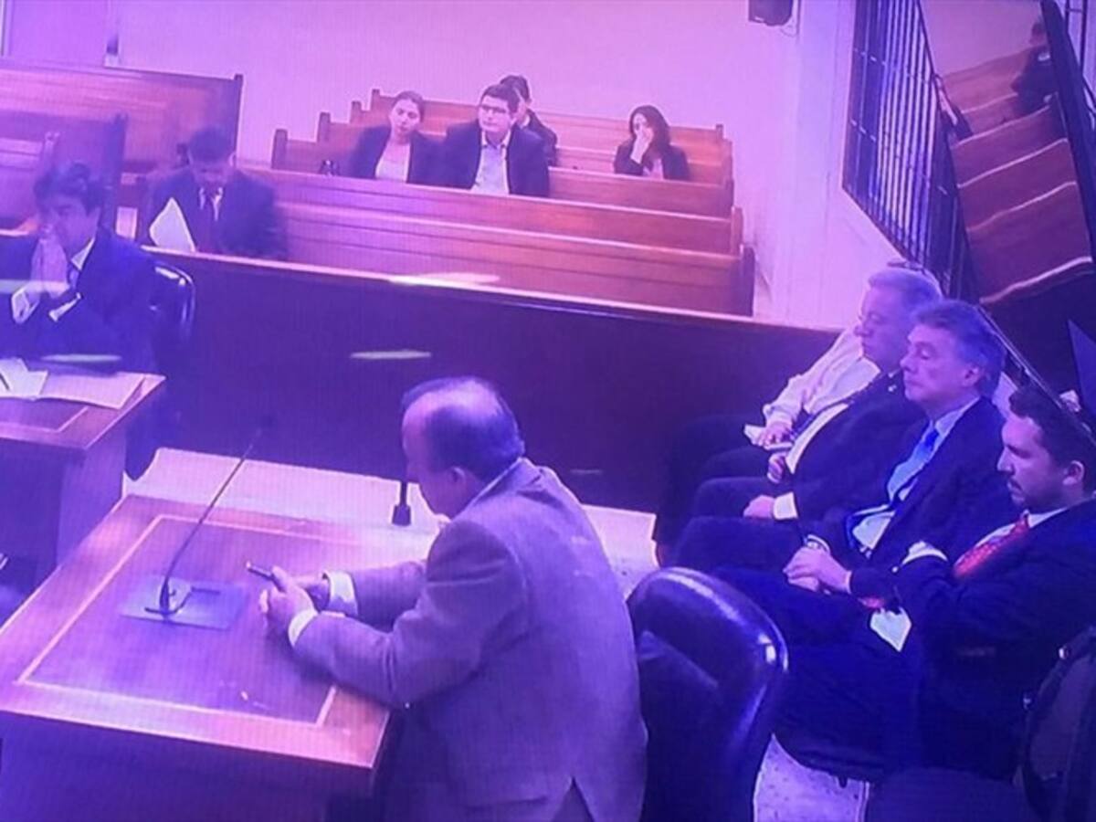 Juez absuelve a Carlos Albornoz por caso de la granja 32