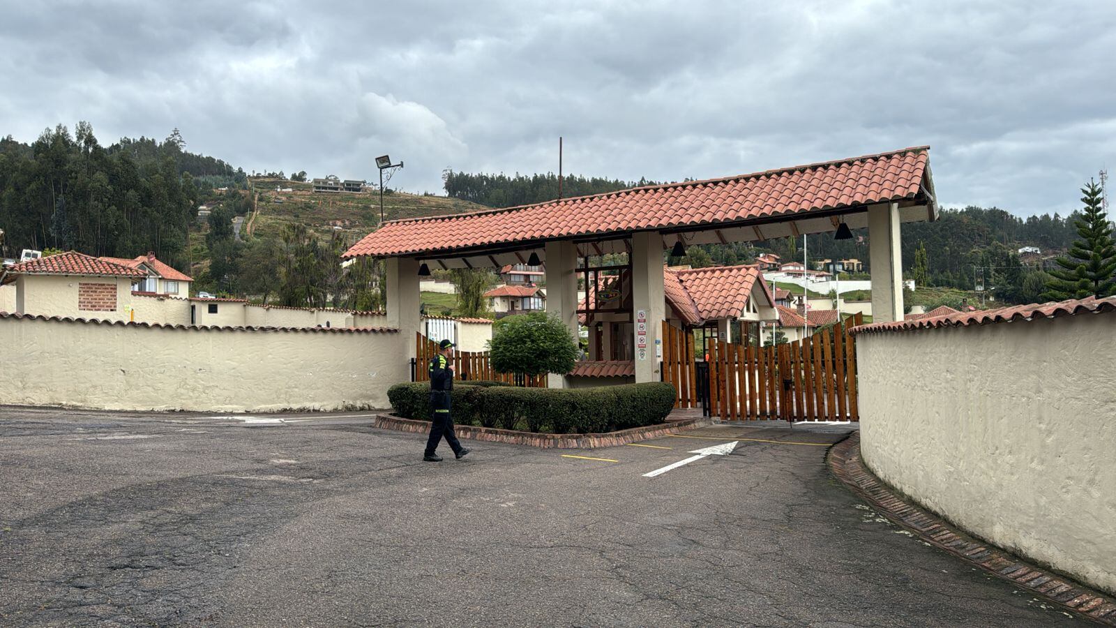 En el Club Militar de Oficiales de Paipa, Boyacá, avanza a puerta cerrada el consejo de ministros con la presencia del presidente Gustavo Petro Urrego / Foto: W Radio