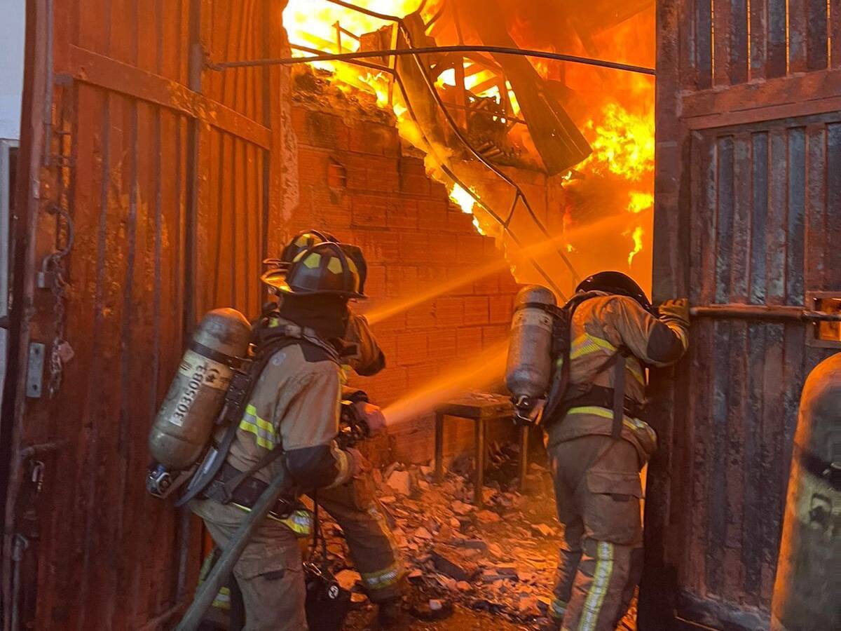Voraz incendio en el sur de Bogotá