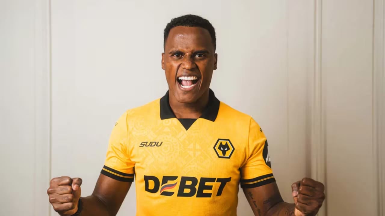 Jhon Arias viste la camiseta de los Wolves por primera vez. FOTO: Wolverhampton Wanderers
