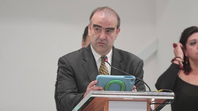 El director del periódico, Fidel Cano, y varios periodistas que trabajan allí hablaron en Sigue La W sobre la decisión de volverse semanario.. Foto: Colprensa