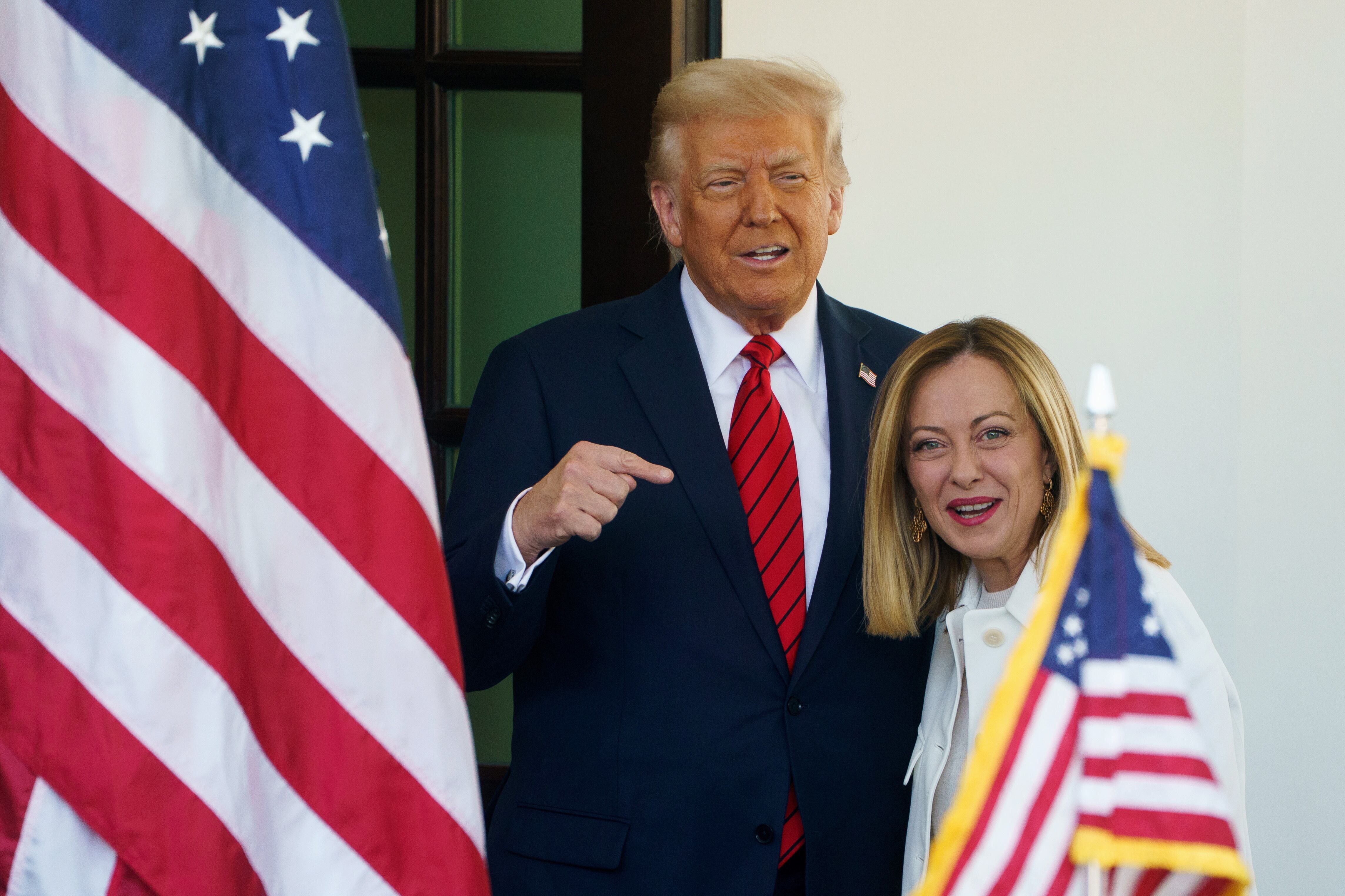 Donald Trump y Giorgia Meloni. Foto: EFE/EPA/WILL OLIVER.