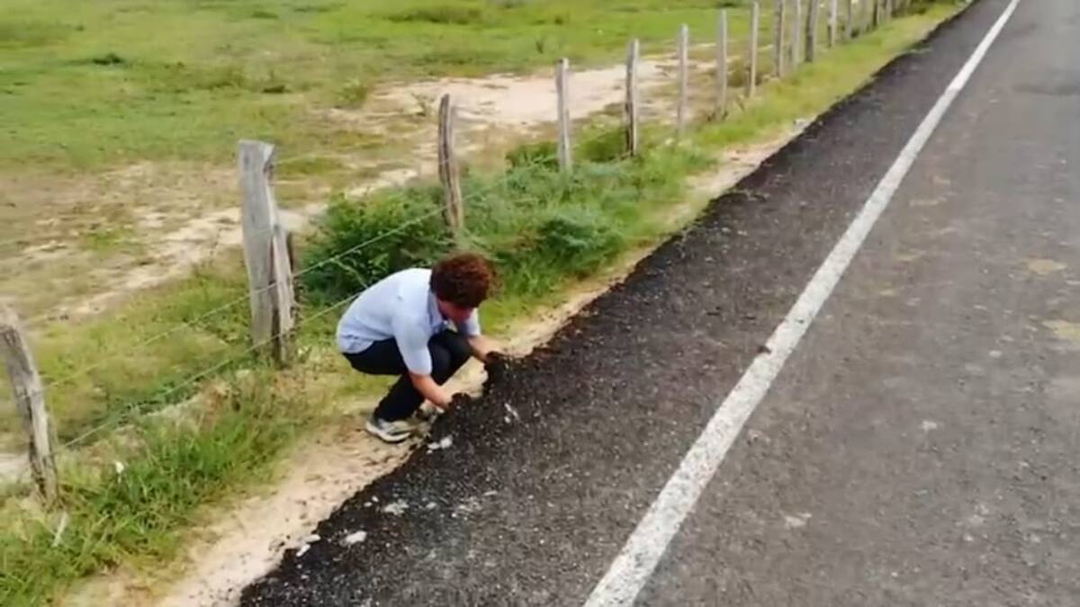 Vía que se levanta como un ‘tapete’ desata polémica en Magdalena