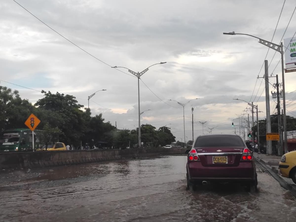 Cuestionamientos por mal estado de la vía Circunvalar en Barranquilla