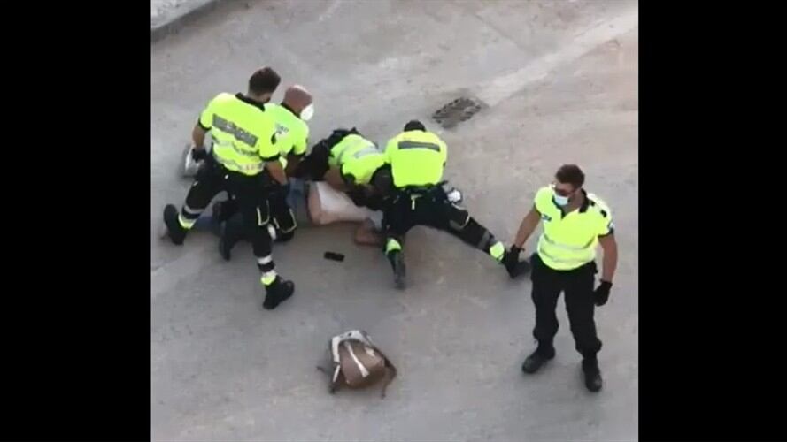 En Sigue La W mostramos el testimonio del colombiano agredido y casi asfixiado por los guardias del metro en Sevilla, España.. Foto: Captura de video
