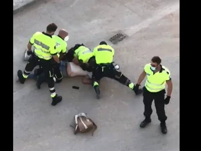 En Sigue La W mostramos el testimonio del colombiano agredido y casi asfixiado por los guardias del metro en Sevilla, España.. Foto: Captura de video