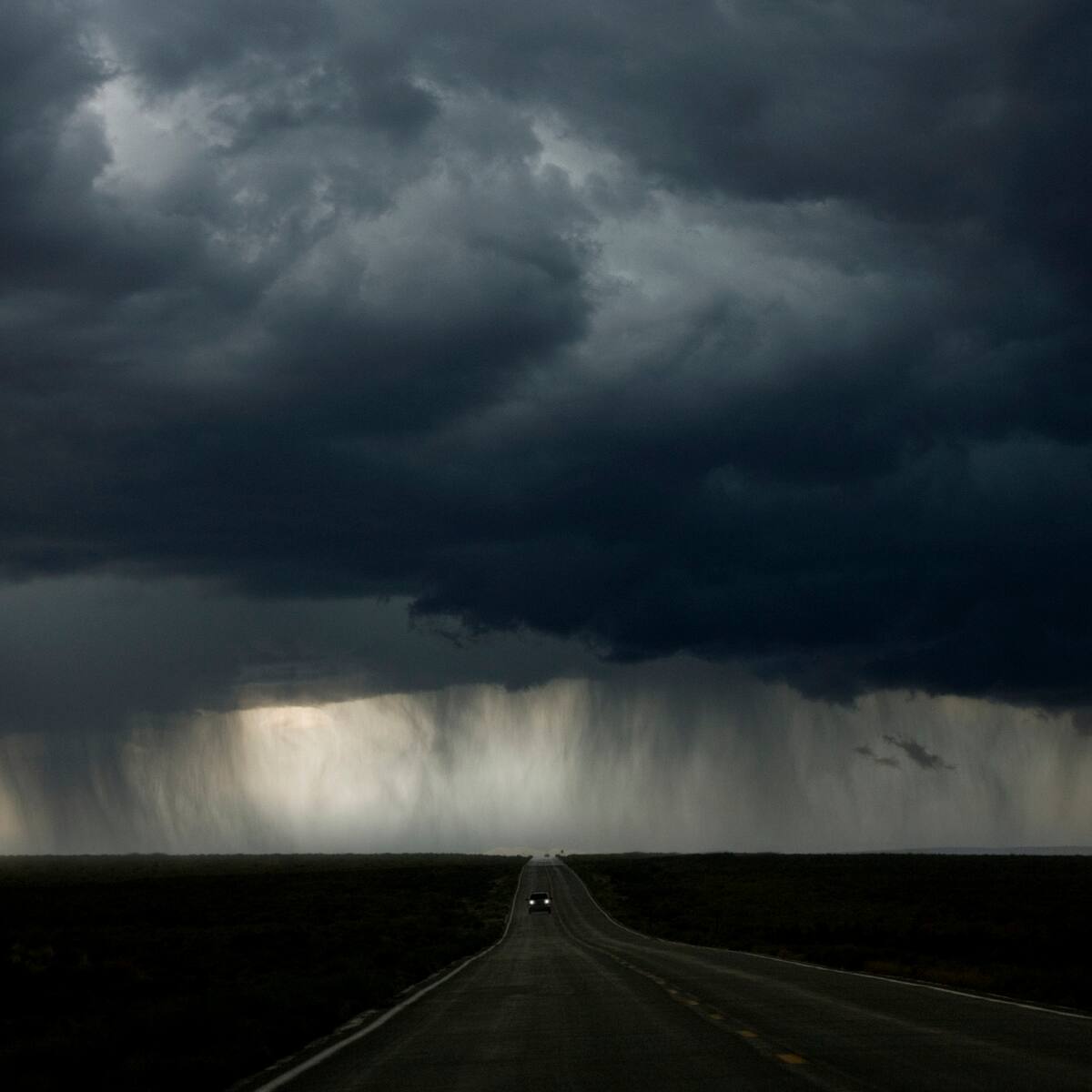 ¿Qué es el bombardeo de nubes y cómo funciona para hacer llover?