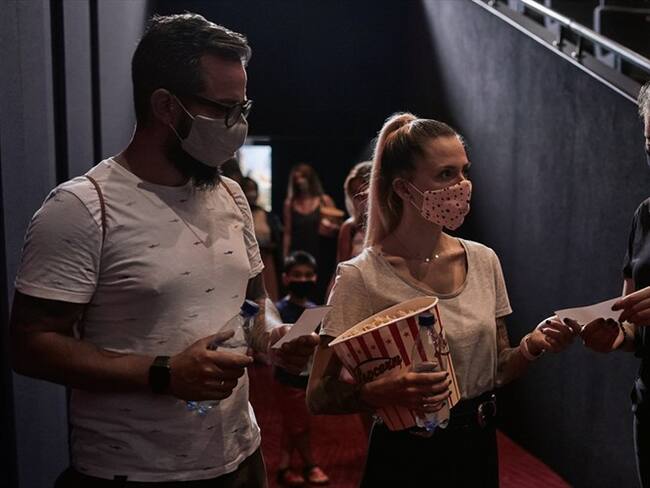 Así es volver al cine en medio de la pandemia. Foto: Getty Images