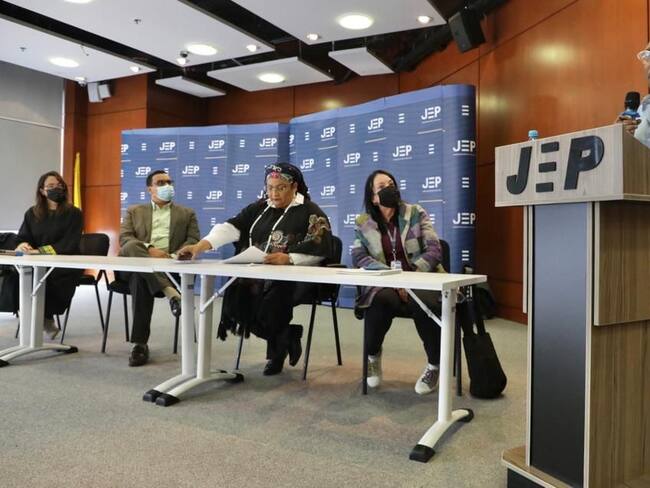 Excomandantes de las Farc acusaron a la Fuerza Pública de haber cometido crímenes de guerra contra sus integrantes