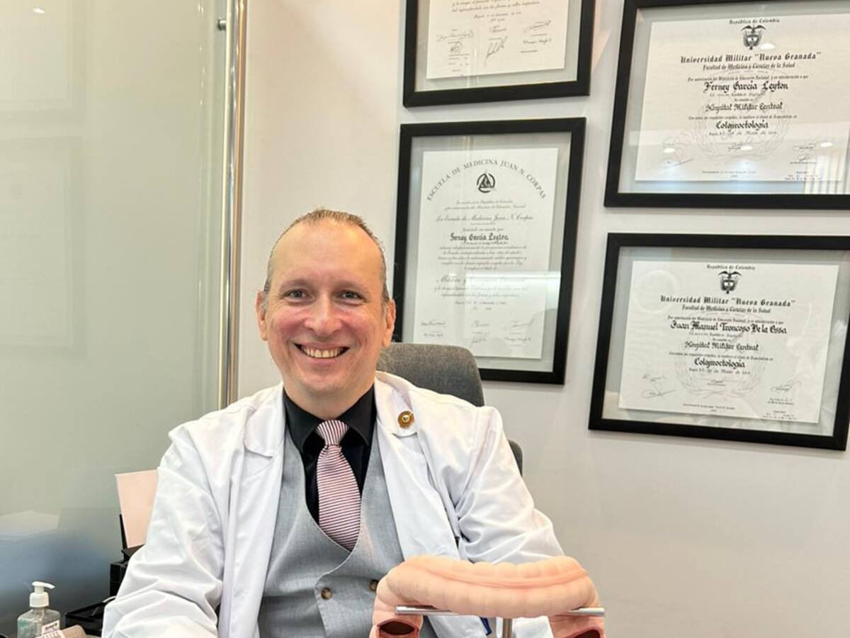 ¿Cuál sería la forma correcta de hacer popó? Coloproctólogo responde