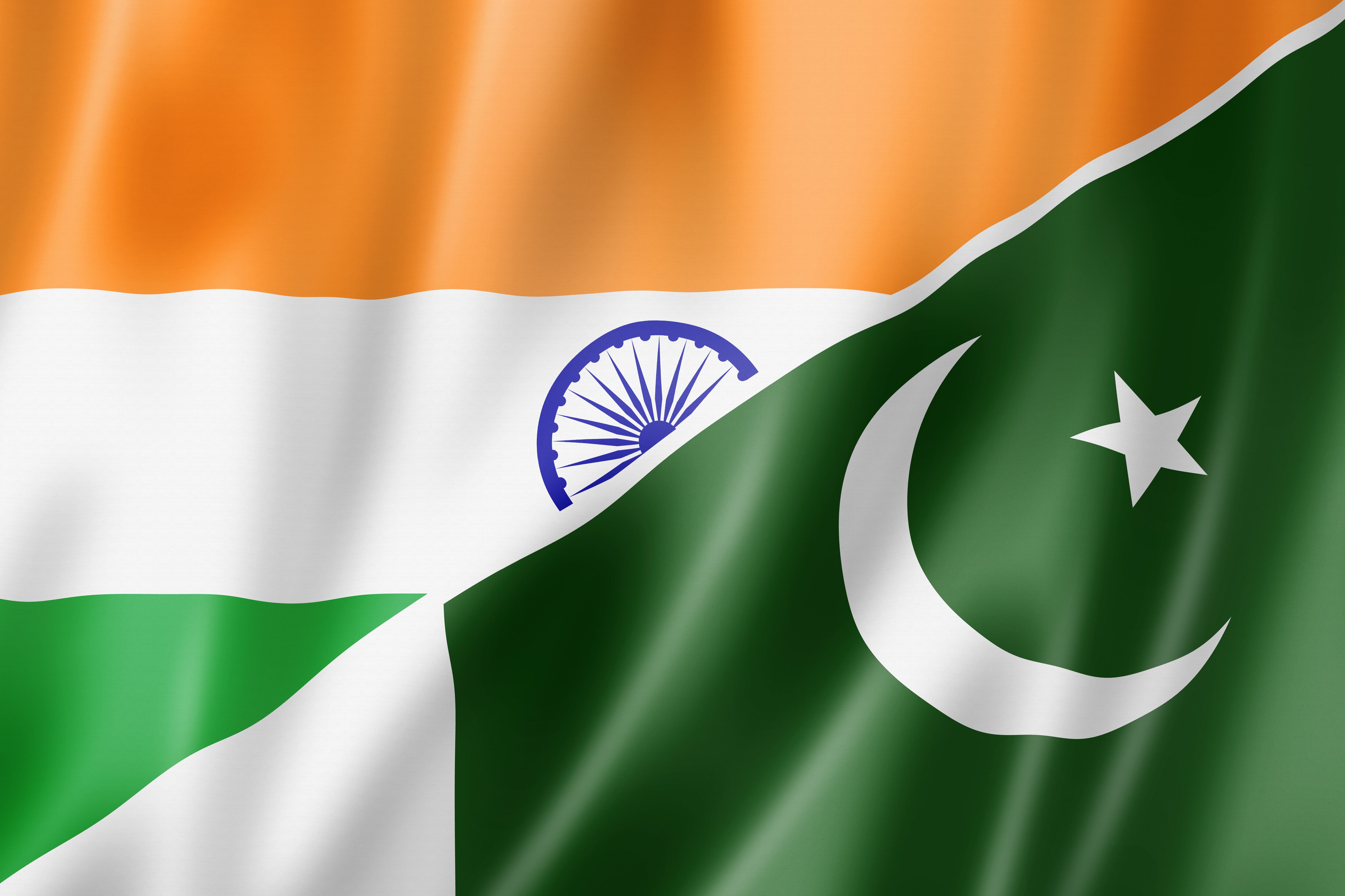 Banderas de India y Pakistán. Foto: daboost vía Getty Images. 