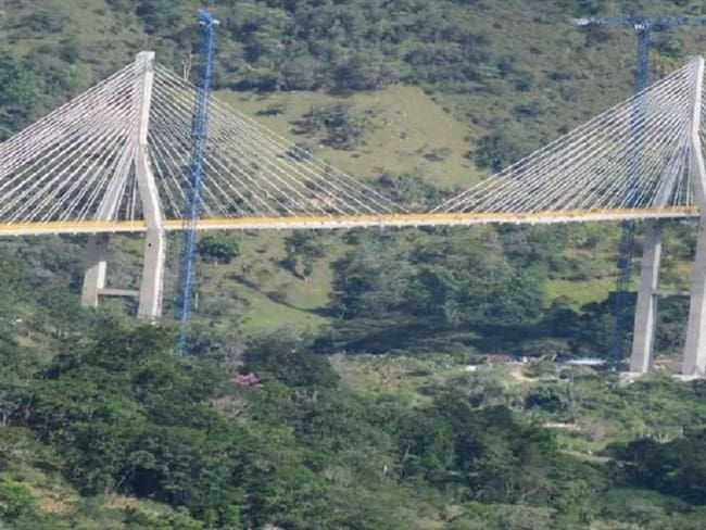 Irregularidades del puente Hisgaura no sólo tendrán un impacto visual: Jhon Blandón