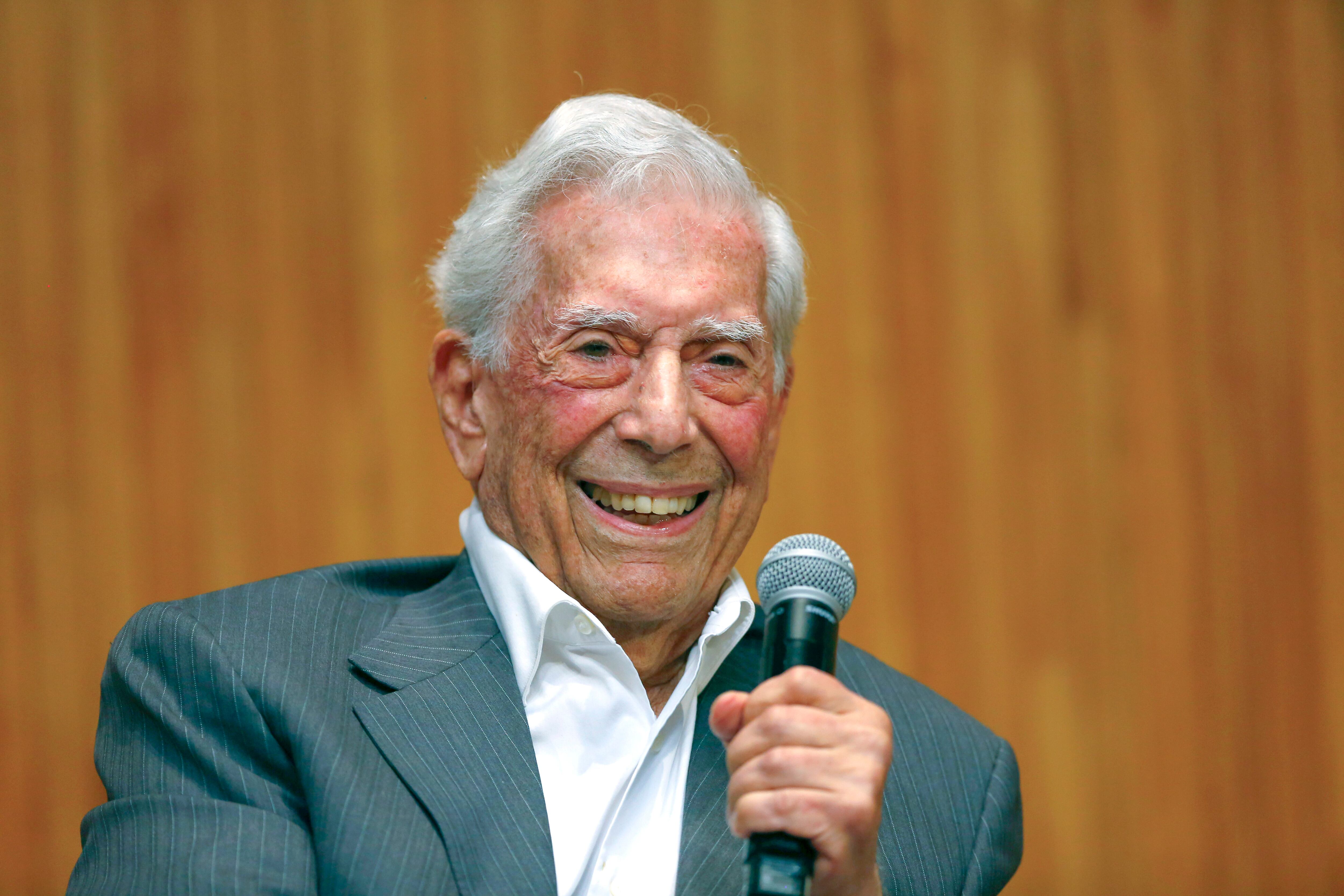 Fotografía de archivo del 28 de mayo de 2023 del escritor peruano Mario Vargas Llosa. Foto: EFE.