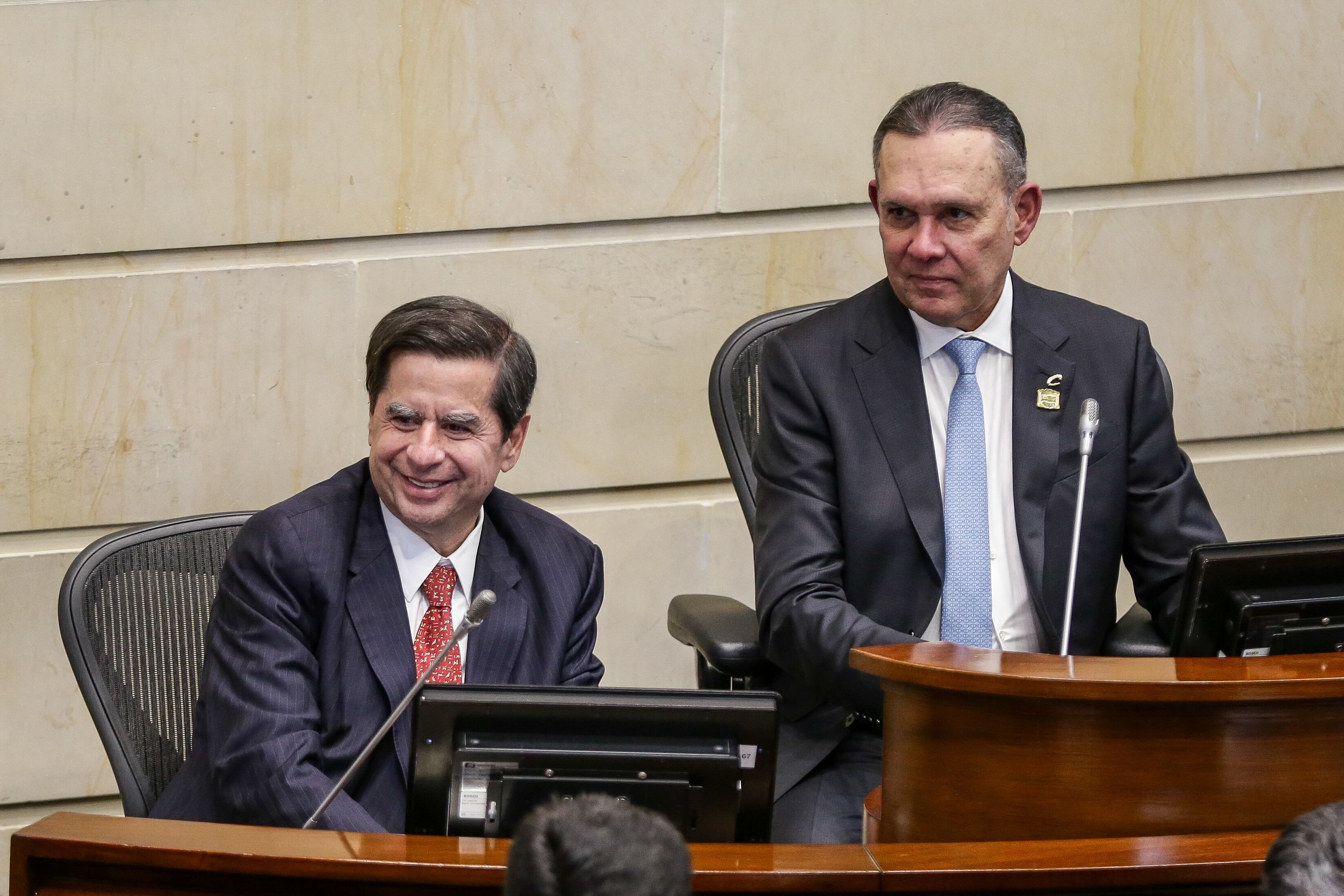 Bogotá. Julio 20 de 2024. El presidente del Senado, Efraín Cepeda, y el ministro del Interior, Juan Fernando Cristo, en la elección de la mesa directiva del Senado. (Colprensa - Catalina Olaya)