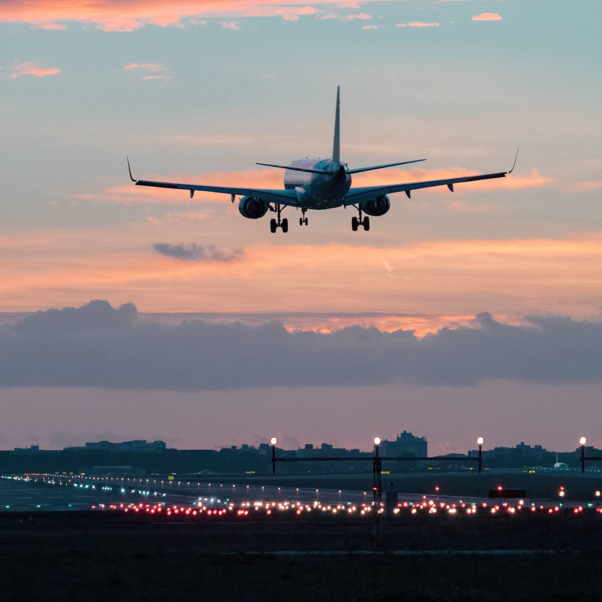 Hallaron los cuerpos de los seis ocupantes de un avión ambulancia siniestrado en Chile