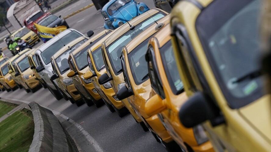 Plan tortuga de taxistas en Bogotá / imagen de referencia. Foto: Colprensa