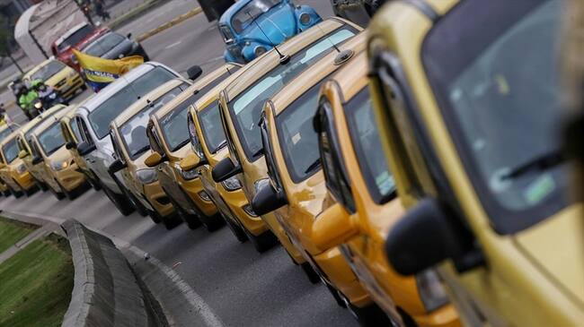 Plan tortuga de taxistas en Bogotá / imagen de referencia. Foto: Colprensa