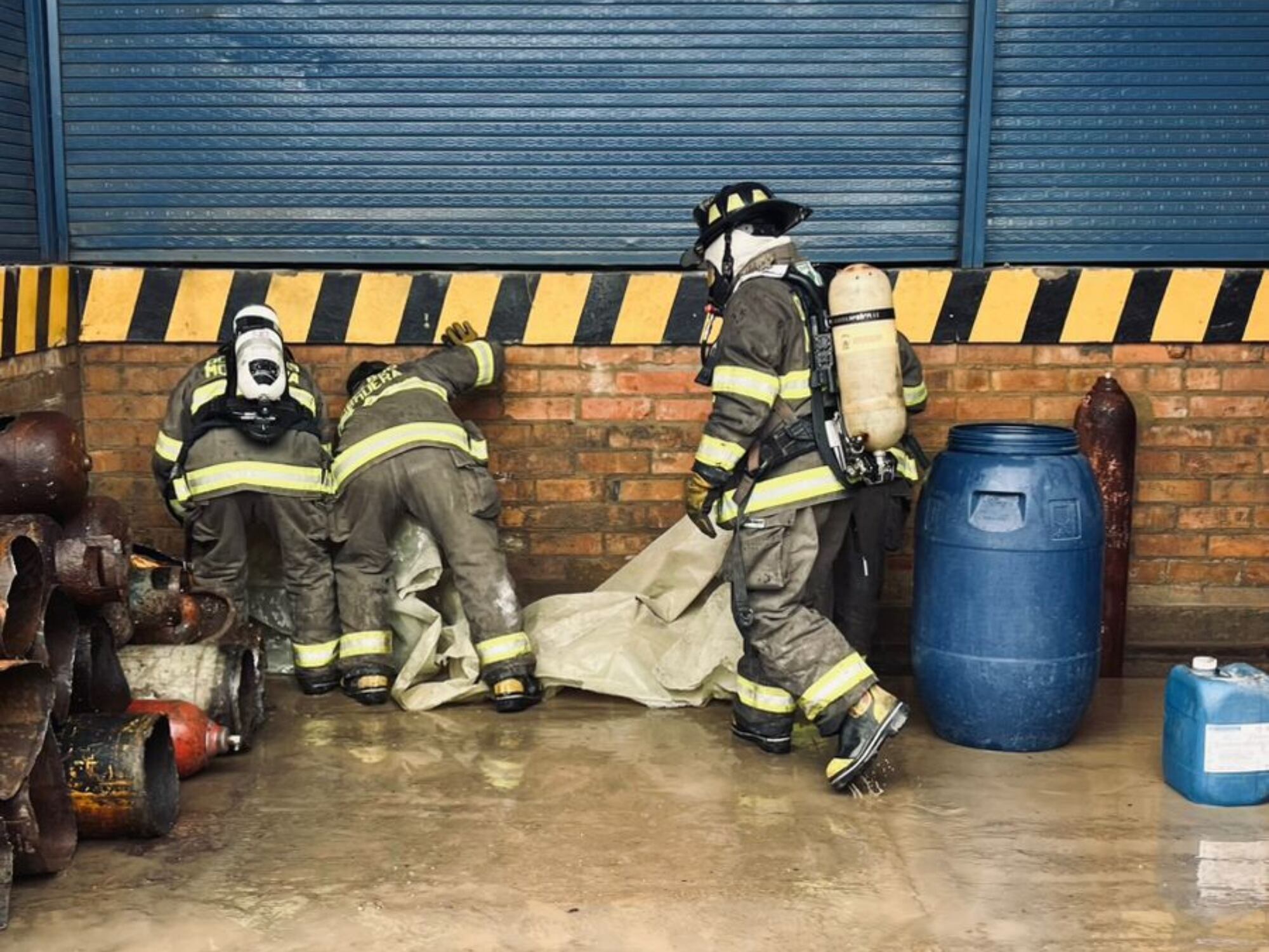Más de 30 personas, remitidas a centros asistenciales por fuga de gas cloro en empresa de Mosquera. Foto: suministrada.