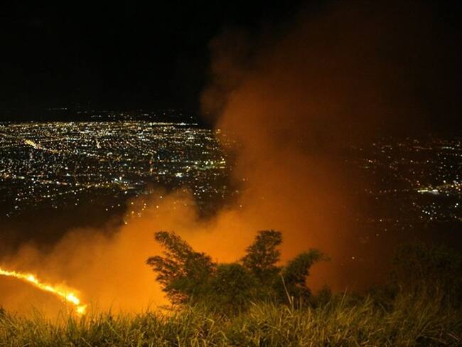 Más de 120 hectáreas de vegetación fueron afectadas por las conflagraciones. Foto: Bomberos Cali