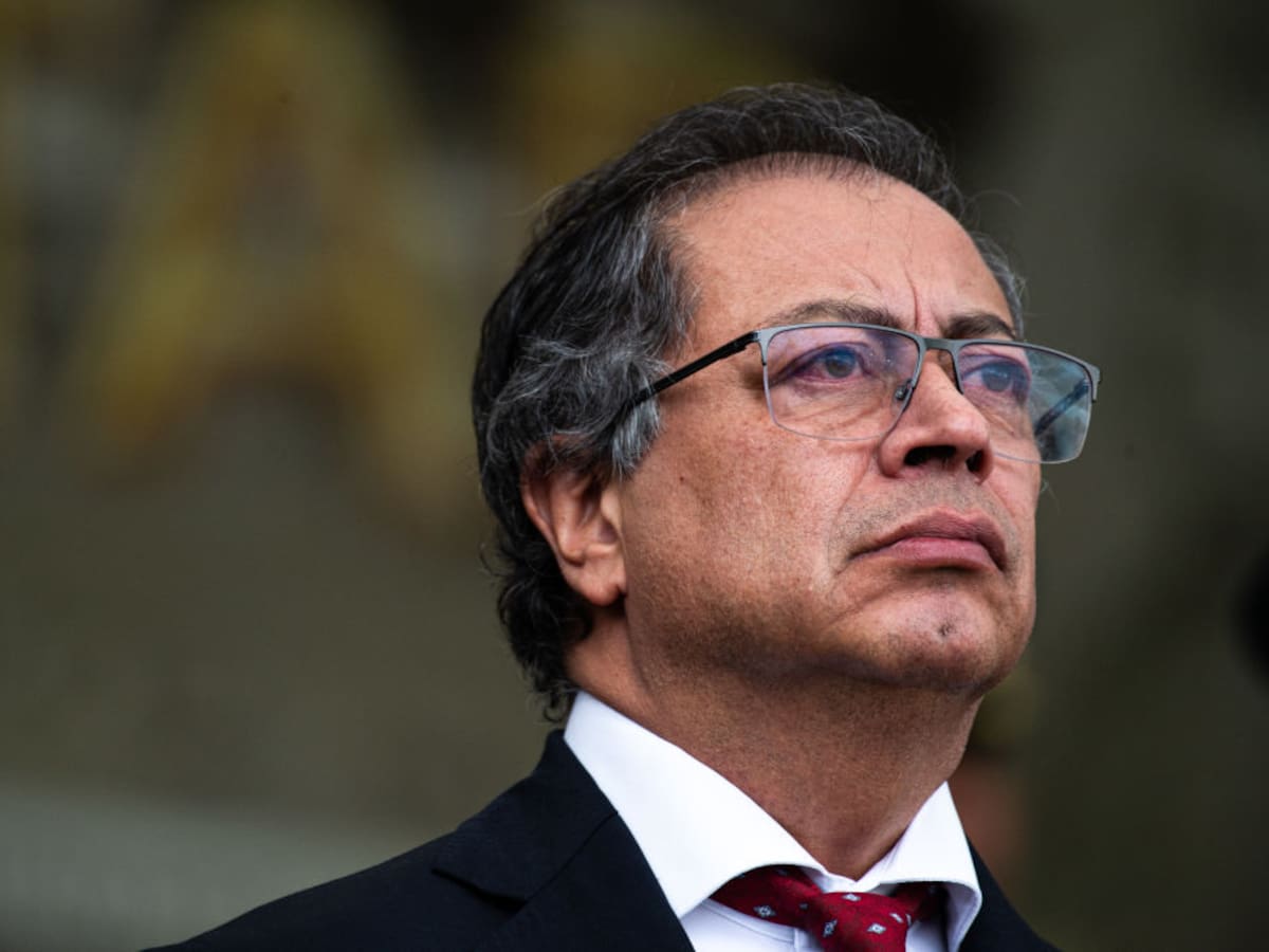 Al Oído: Petro de congresista apoyó y aprobó lo que hoy llama “golpe de Estado”