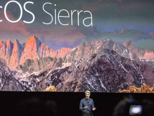 El nuevo macOS Sierra se presentó en una conferencia de desarrolladores en junio de este año.. Foto: BBC Mundo