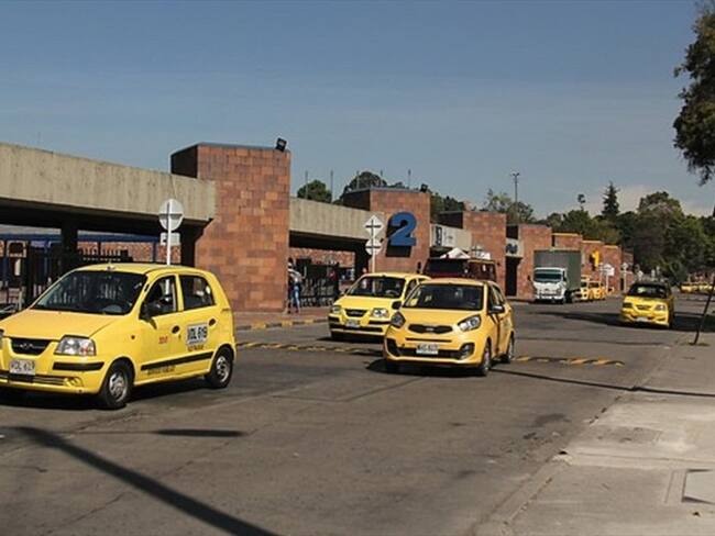 Solicitan al Consejo de Estado claridad sobre vigencia en resolución en taxis de lujo. Foto: Colprensa