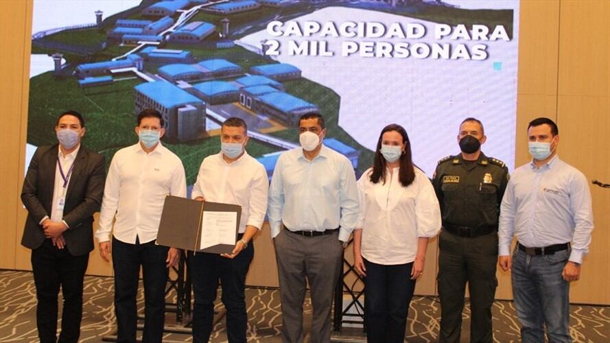 Firma acta de inicio. Foto: Gobernación de Risaralda