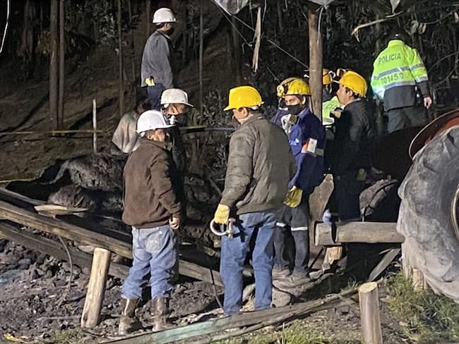 Avanzan labores de rescate de mineros atrapados en mina de carbón de Boyacá