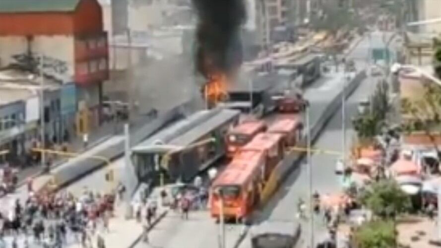 Incendio en TransMilenio. Foto: Redes sociales