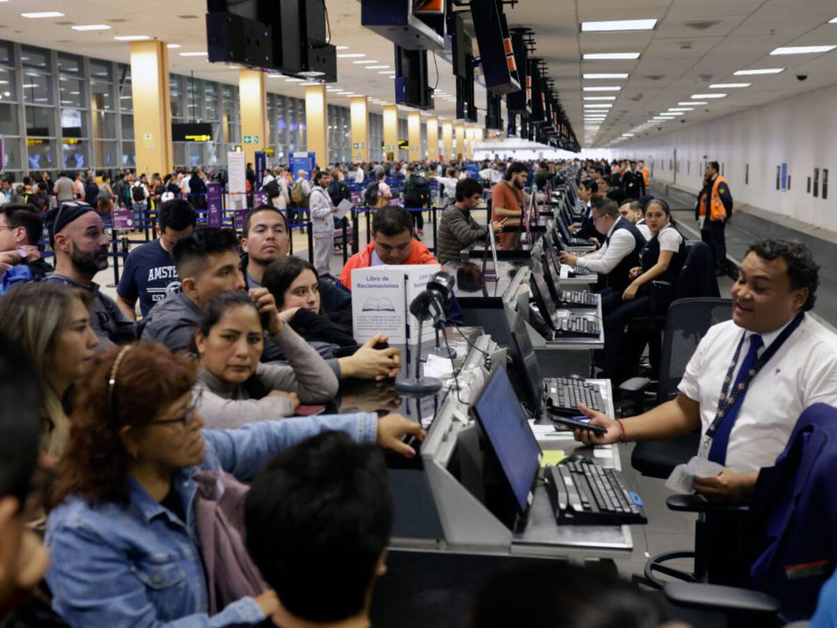 El aeropuerto de Lima retomó su operación después de estar cerrado durante casi diez horas