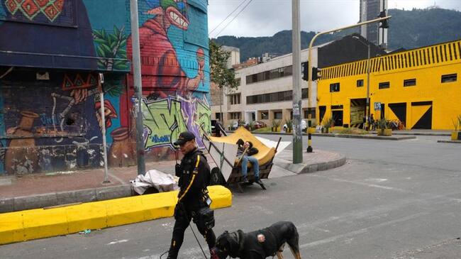 Empresas de seguridad privada denunciaron robo de su dotación para cometer actos vandálicos. Foto: Getty Images
