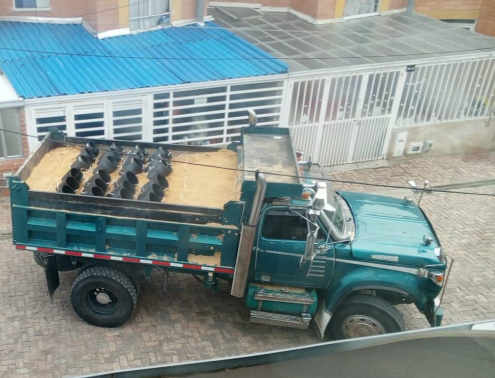 Volqueta abandonada cerca del Batallón de Tunja. Foto: W Radio