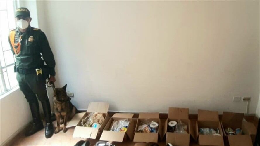 Las autoridades tratan de establecer quién sería la persona que recibiría los estupefacientes dentro del penal.. Foto: Metropolitana de Tunja