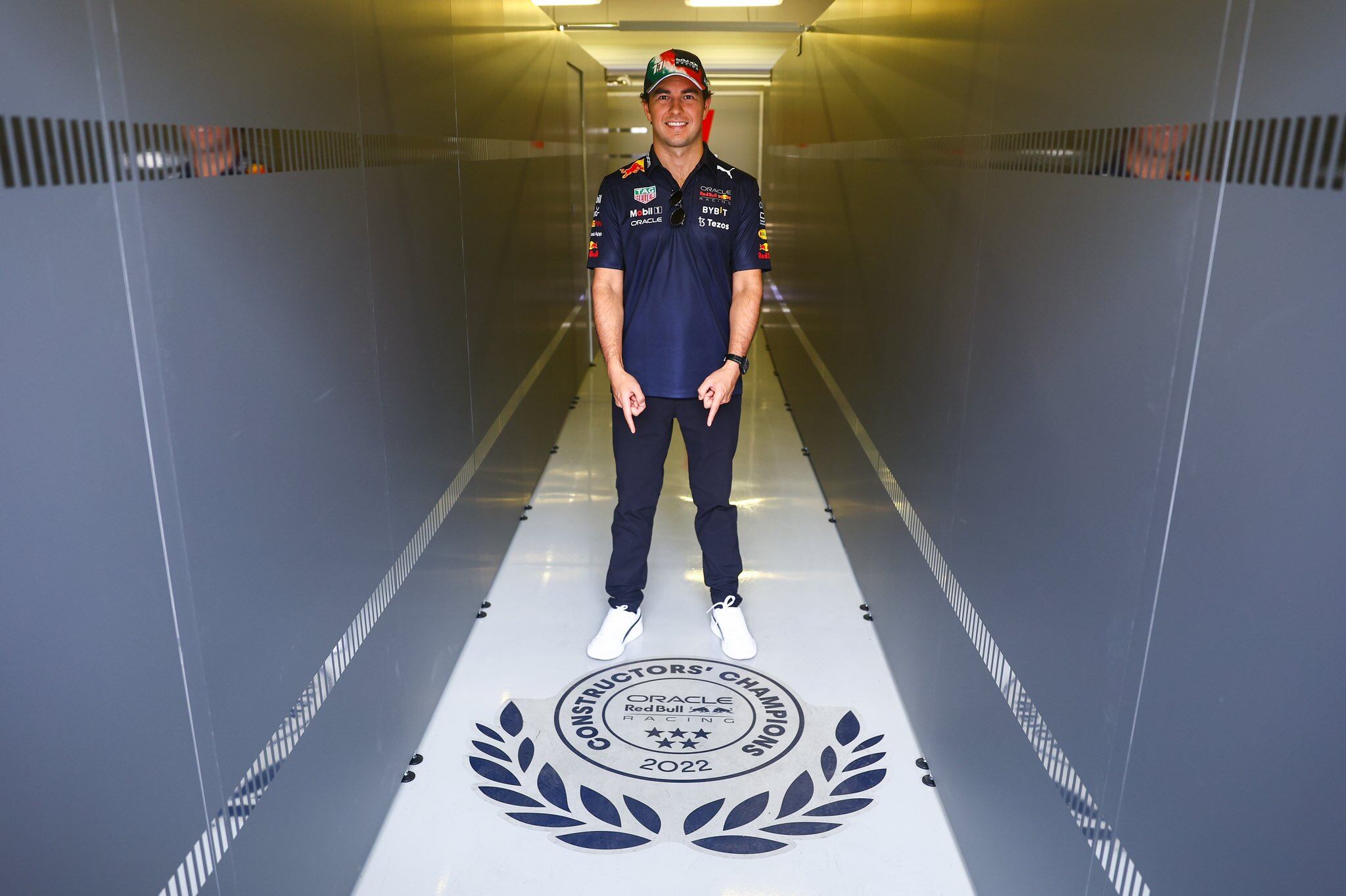 Checo Pérez. Foto: Twitter @SChecoPerez