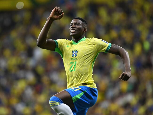 AMDEP8930. BRASILIA (BRASIL), 15/10/2024.- Luiz Henrique de Brasil celebra su gol este martes, en un partido de las eliminatorias sudamericanas el Mundial de 2026 entre Brasil y Venezuela en el estadio Mané Garrincha en Brasilia (Brasil). EFE/ Andre Borges