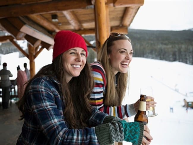 Las personas que viven en lugares con clima frío tienden a beber más alcohol según estudio