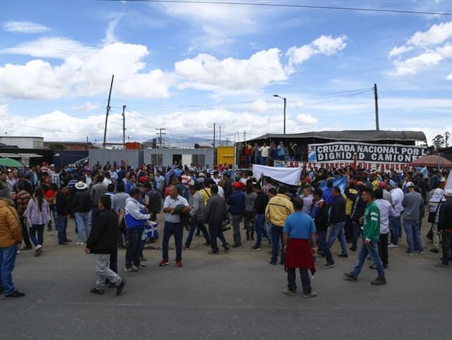 ¿Qué opina sobre el paro de transportadores que genera problemas de movilidad?.. Foto: Colprensa