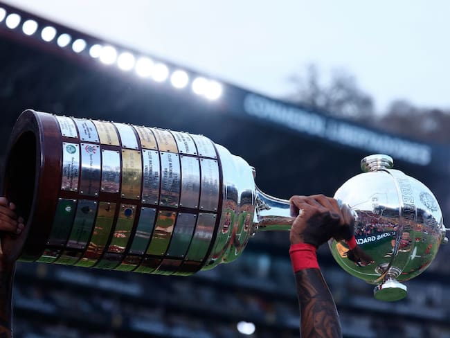 Trofeo de la Copa Libertadores. Foto: Franklin Jacome/Getty Images