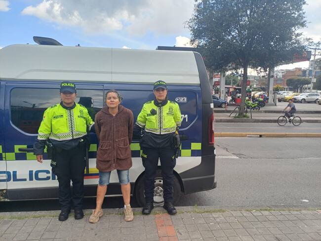Capturan a una mujer que agredió con una cuchilla a menor de edad en TransMilenio. Foto: Suministrada.