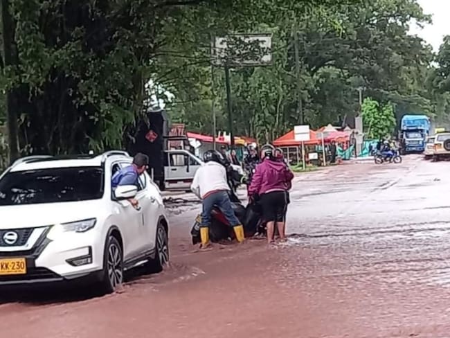 Desbordado el río Guatiquía en Villavicencio: la molestia del alcalde por cuestionamientos de la comunidad. Cortesía: Sigue La W