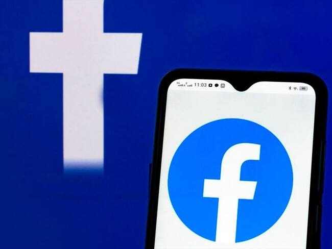 Determinarán si la red social viola las normas de competencia relativas al uso de datos de publicidad.. Foto: Igor Golovniov/SOPA Images/LightRocket via Getty Images