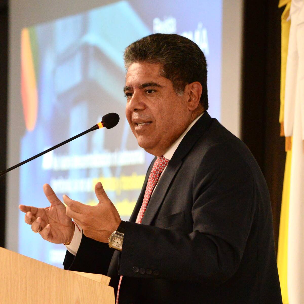 Contraloría alerta por costo de la consulta popular que propone el presidente Petro