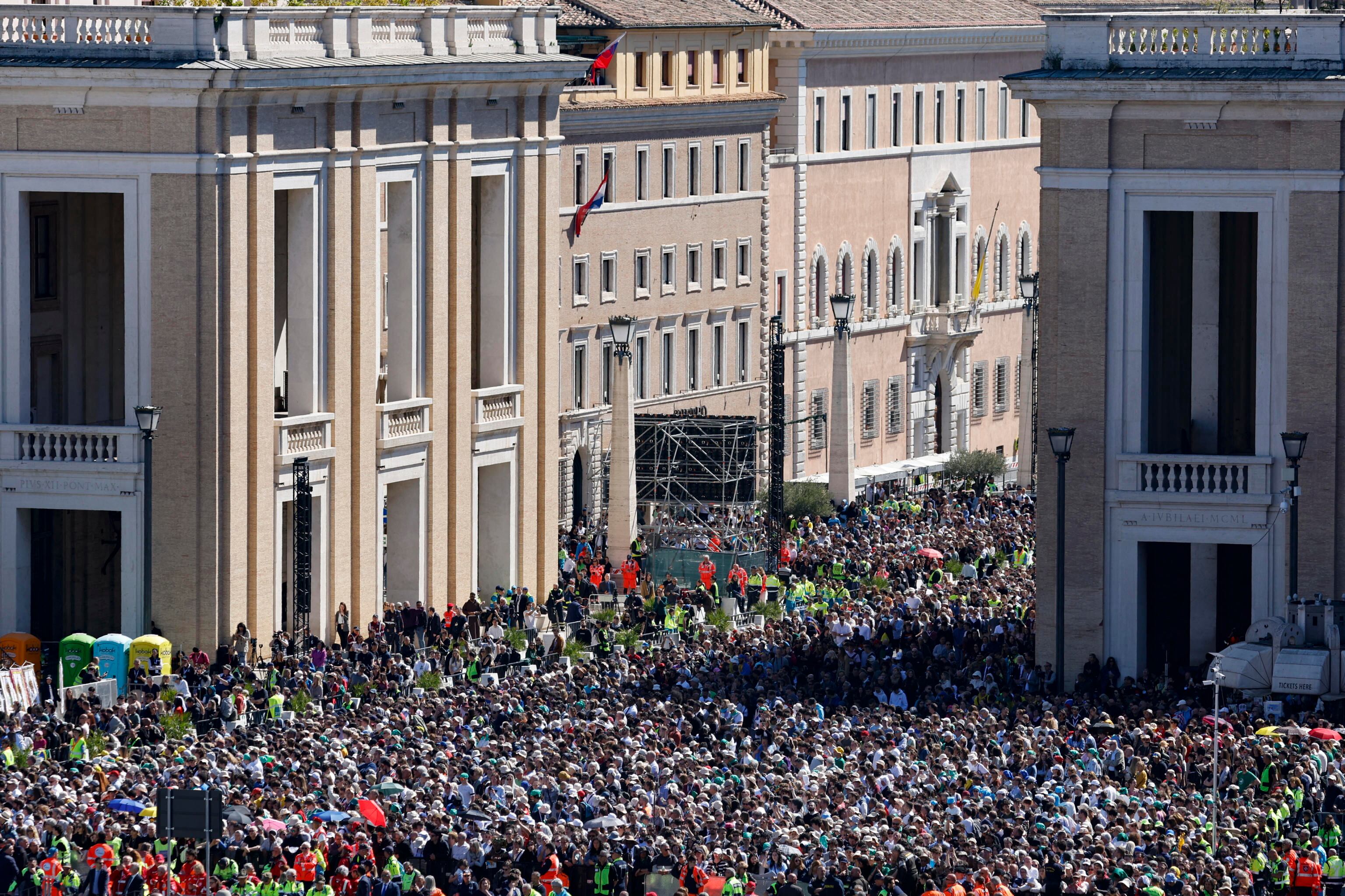 Unas 200.000 personas presentes en el funeral del papa Francisco, anuncia el Vaticano
