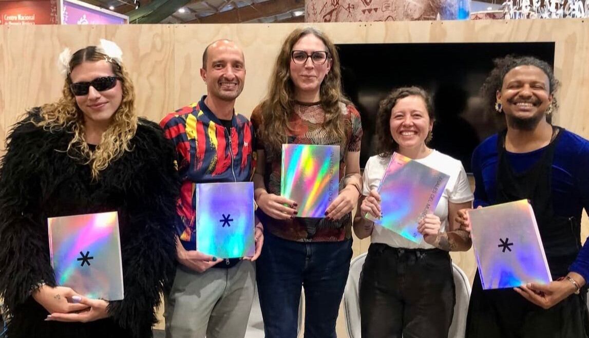 Este esfuerzo itinerante reúne proyectos, exposiciones y publicaciones que documentan la historia y las luchas de la comunidad LGBTIQ+ en el país.| Foto: Museo Q - @museoq